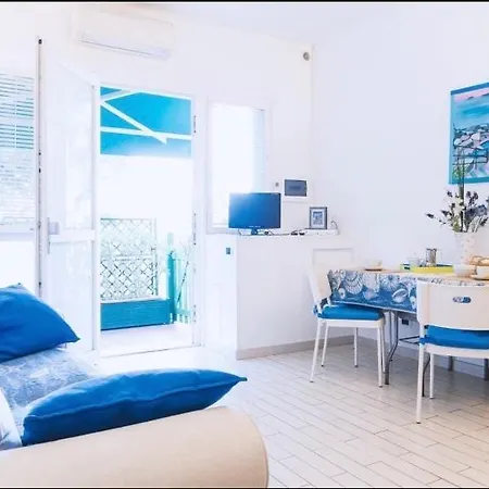 Apartment Blue Marine Front - 011016-lt-0013